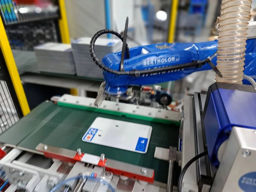 Robot Yaskawa sur une ligne de production